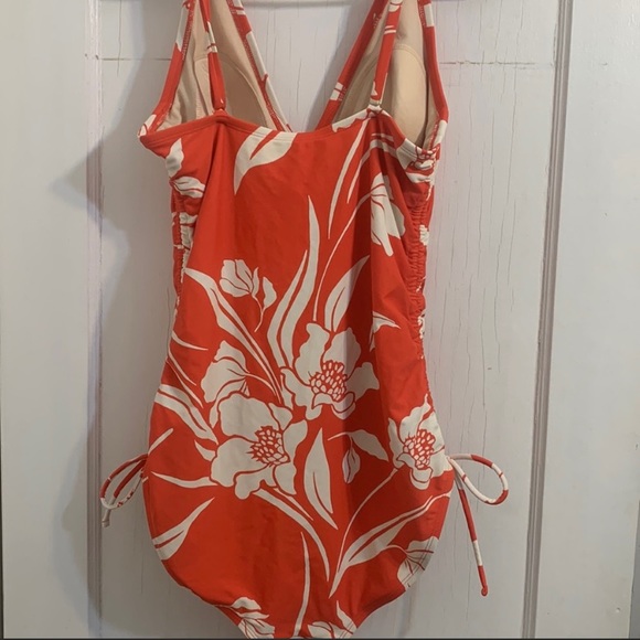 Floral one piece bathing suit - Picture 3 of 3